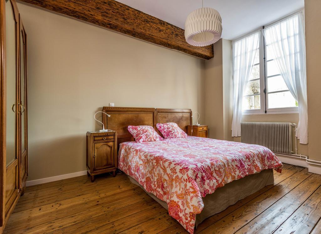 Chambres D'Hotes Le Relais Des Remparts Rions Extérieur photo