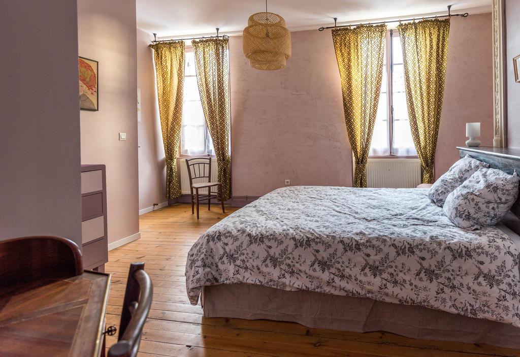 Chambres D'Hotes Le Relais Des Remparts Rions Extérieur photo