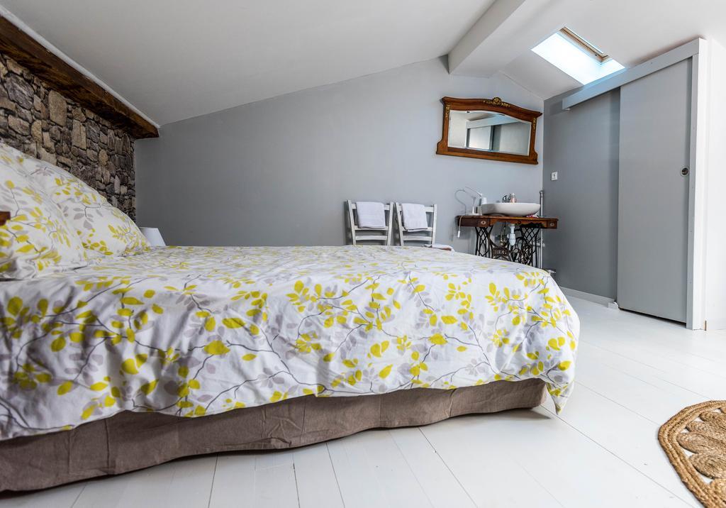 Chambres D'Hotes Le Relais Des Remparts Rions Extérieur photo