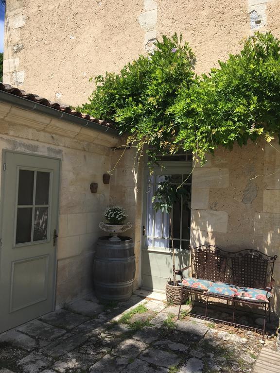 Chambres D'Hotes Le Relais Des Remparts Rions Extérieur photo